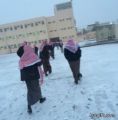 طلاب طريف يواجهون الثلوج الكثيفة داخل مدارسهم أثناء أدائهم الاختبارات “صور”