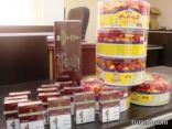 بلدية العويقيلة تسحب عدد من علب الحلويات والتبغ منتهية الصلاحية أثناء جولاتها في المحلات التجارية