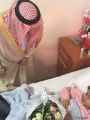 بالصور..الأمير مشعل يزور طفلي المعلمة المتوفاة غرقا بأحد أودية طريف