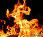 أب يحرق ابنة البالغ من العمر ثمانية أشهر بواسطة مادة بترولية
