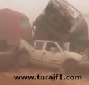 بالفيديو.. تصادم جماعي على طريق القريات – طبرجل بسبب موجة الغبار الشديدة
