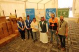 مركز الملك سلمان يشرف على توزيع التمور بالتعاون مع منظمة الغذاء العالمي في مخيم الزعتري
