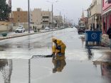 بالصور .. بلدية طريف تتابع عملية تصريف مياه الأمطار