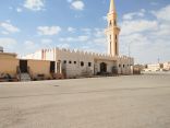 بلدية محافظة طريف تكثف أعمال نظافة ساحات المساجد و الجوامع
