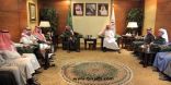 رئيس الهلال الأحمر يستقبل رئيس وأعضاء لجنة أصدقاء الهلال الأحمر بمنطقة الرياض